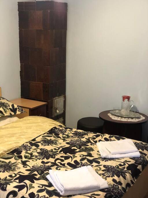 Casuta Bunicilor Isverna Hotel Bagian luar foto