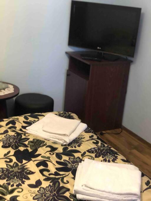 Casuta Bunicilor Isverna Hotel Bagian luar foto