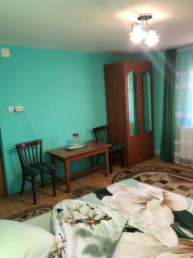 Casuta Bunicilor Isverna Hotel Bagian luar foto