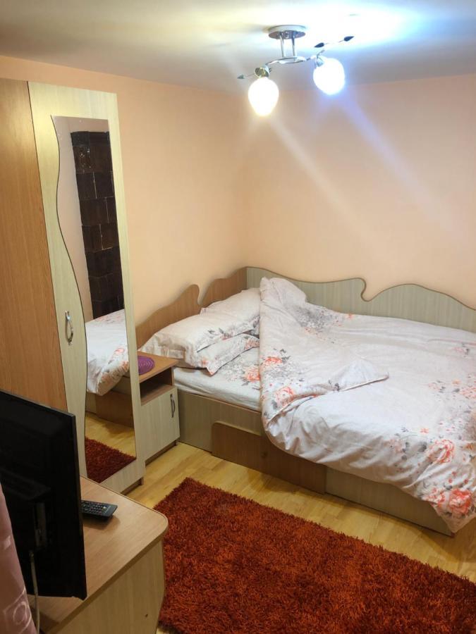 Casuta Bunicilor Isverna Hotel Bagian luar foto